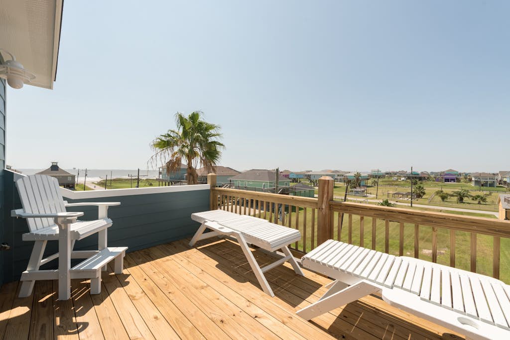 Beach House | Tiki Bar, BBQ, Pet-Friendly & Sleeps 14