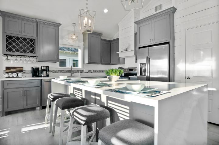 Gulf Views | Modern Amenities, Deck, Sleeps 12 & More