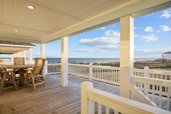 Gulf Views | Modern Amenities, Deck, Sleeps 12 & More