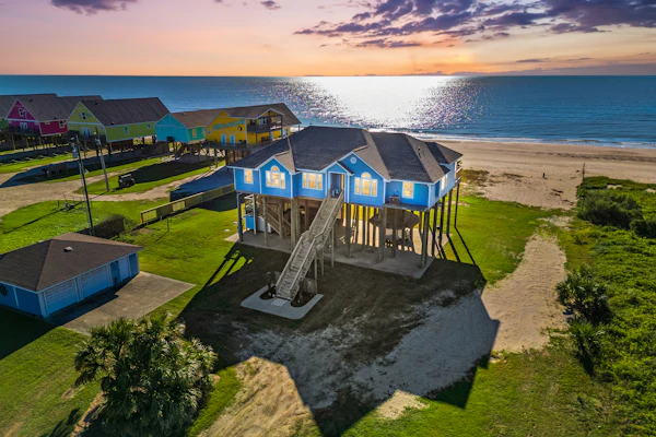 Spacious Getaway | Gulf Views & Gameroom Fun