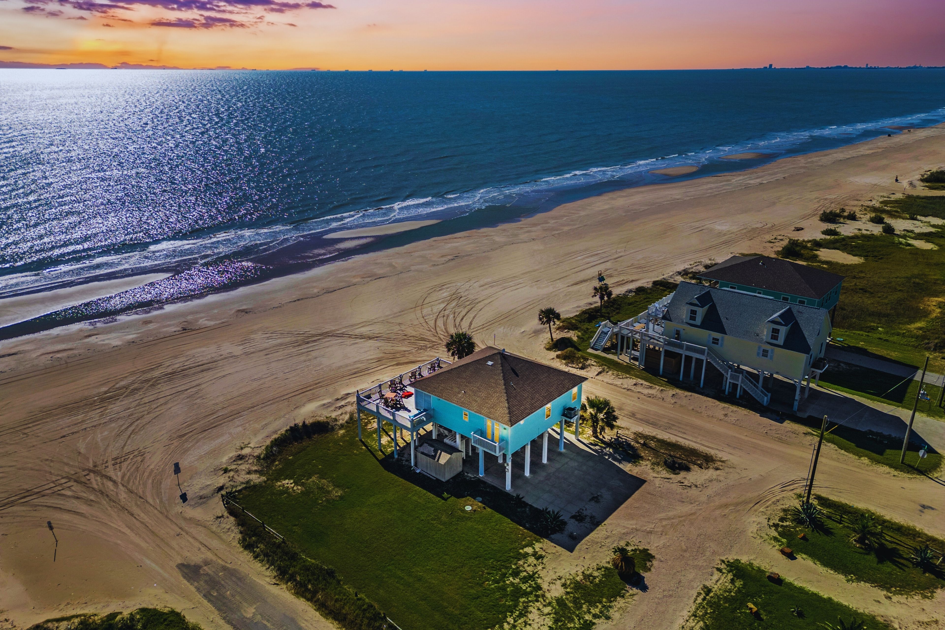 Beachfront | Direct Access, Outdoor Bar & Grill