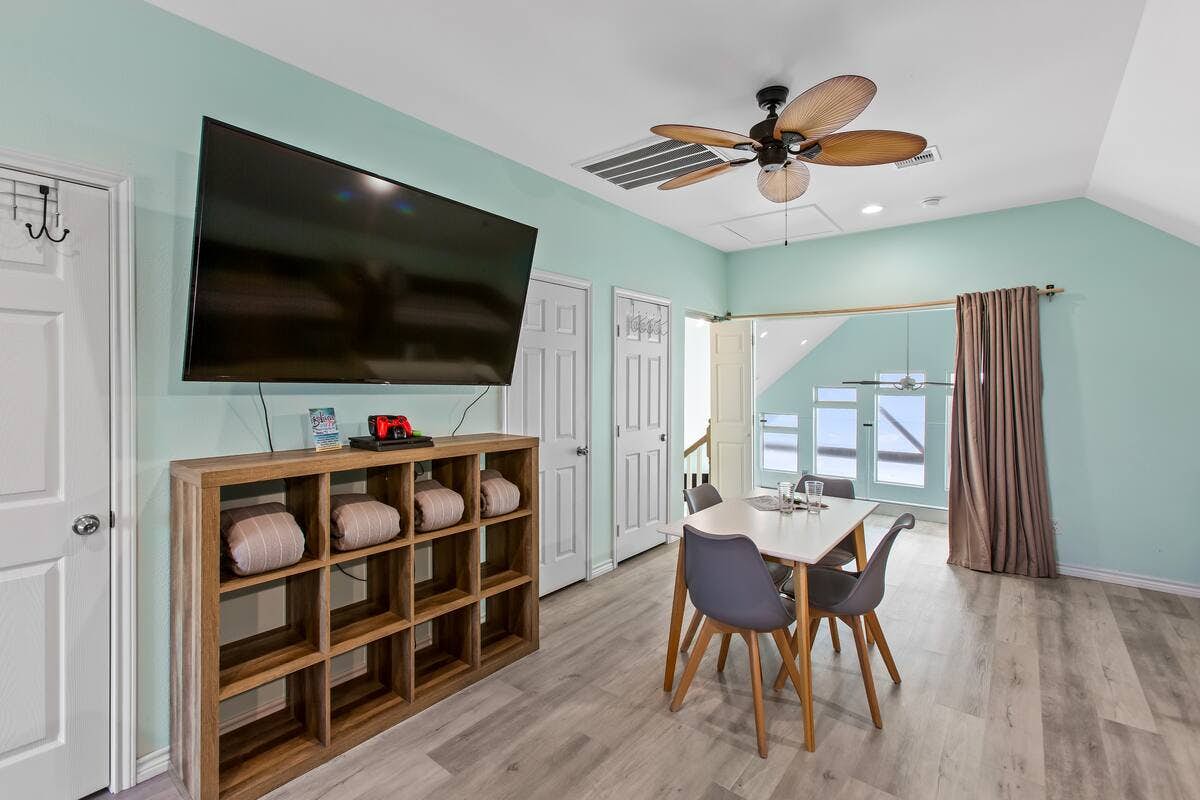 Dragonfly and Flamingo