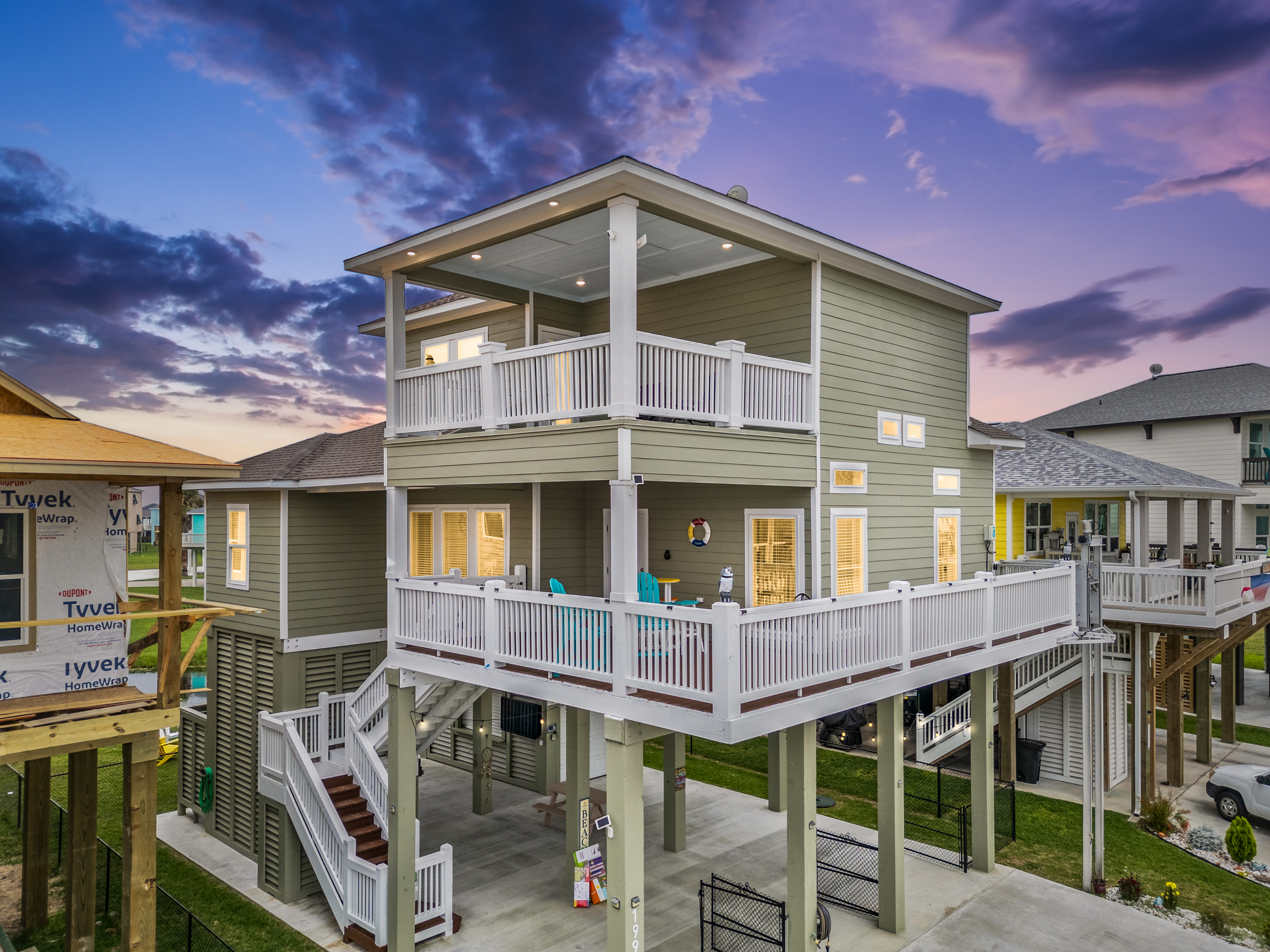 Canal Front | Gated Community, Firepit & Decks