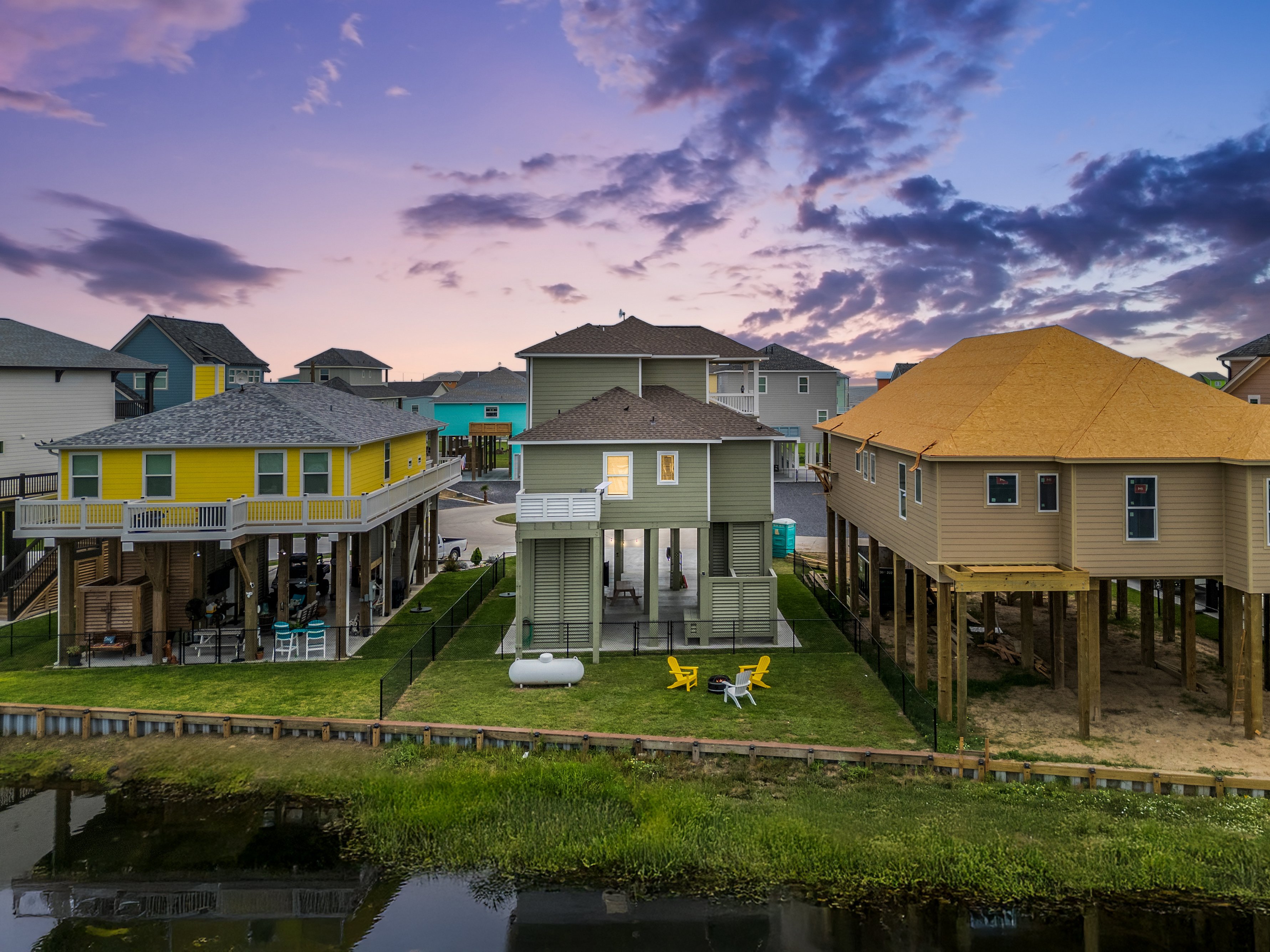 Canal Front | Gated Community, Firepit & Decks