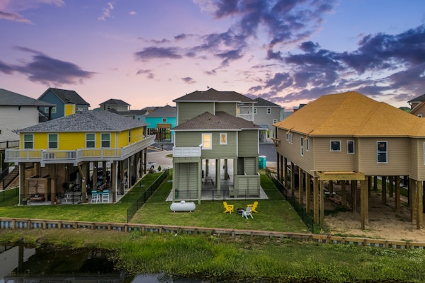 Canal Front | Gated Community, Firepit & Decks