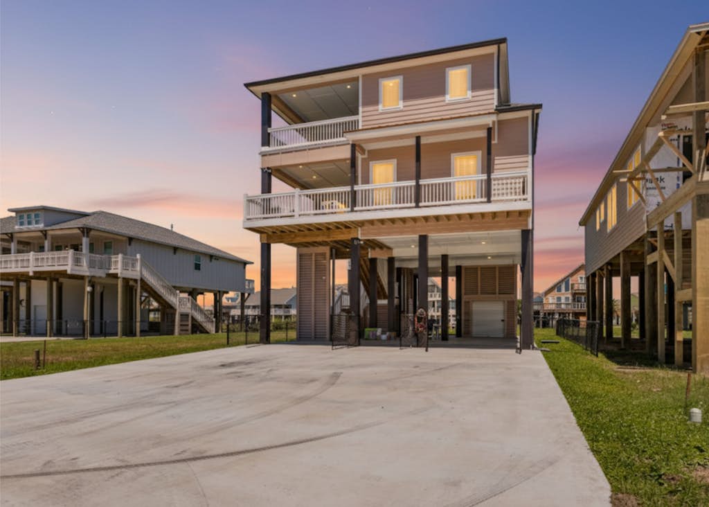 Steps to the Beach | Gated Community, Canal Views & Lift