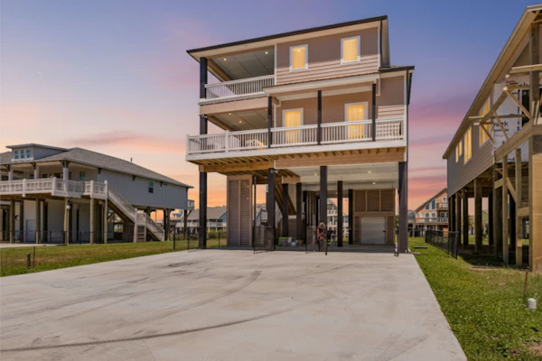 Steps to the Beach | Gated Community, Canal Views & Lift