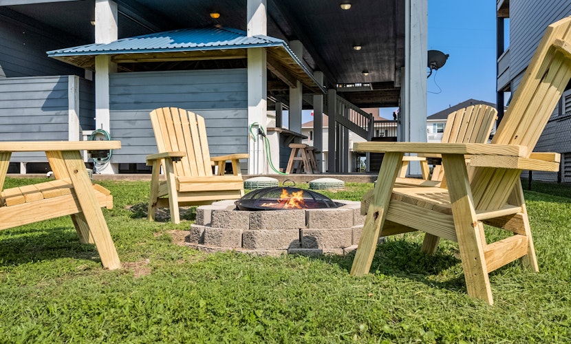 Steps to the Beach | Game Room l Firepit