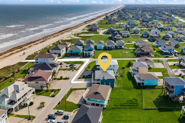 Steps to the Beach | Game Room l Firepit