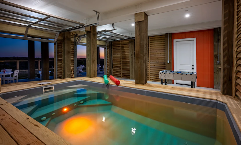 Luxury Beachfront l Private Hot Tub, Pool, & 2 Arcade Games