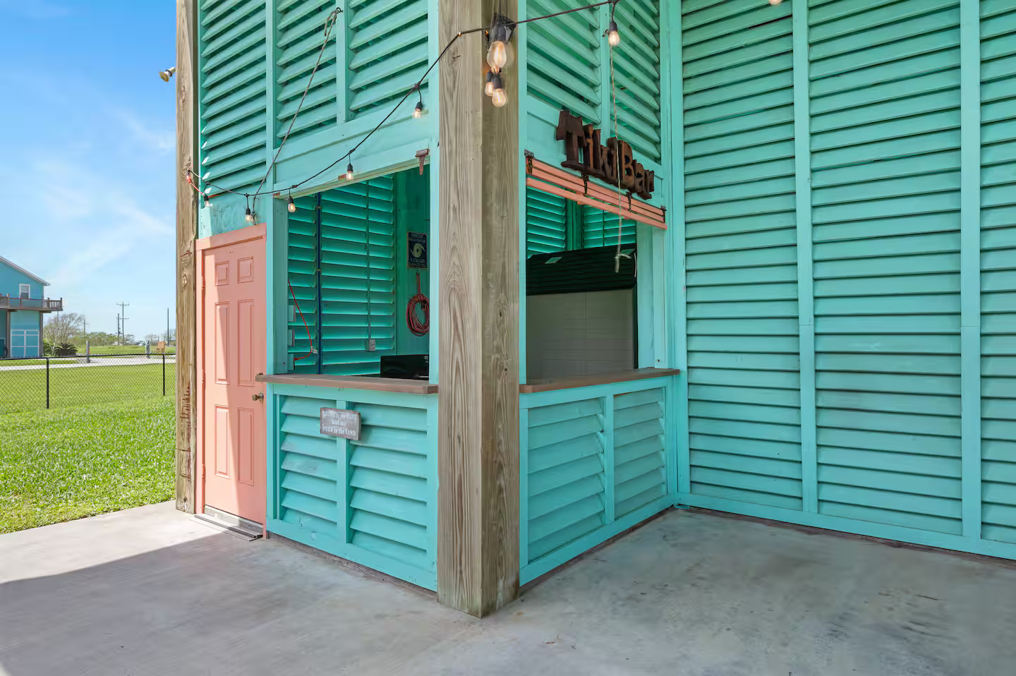 Steps to the Beach | Tiki Bar Fun | Epic Bay Views | Sleeps 8