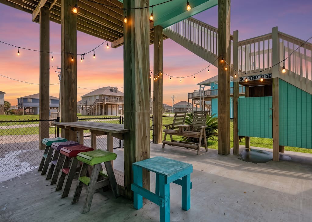 Steps to the Beach | Tiki Bar Fun | Epic Bay Views | Sleeps 8