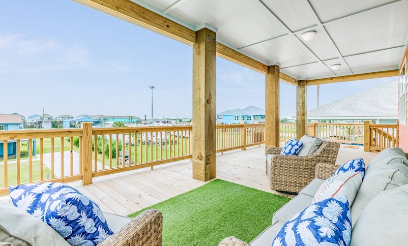 Paradise | Steps to the Beach | Large Deck | Dog Haven