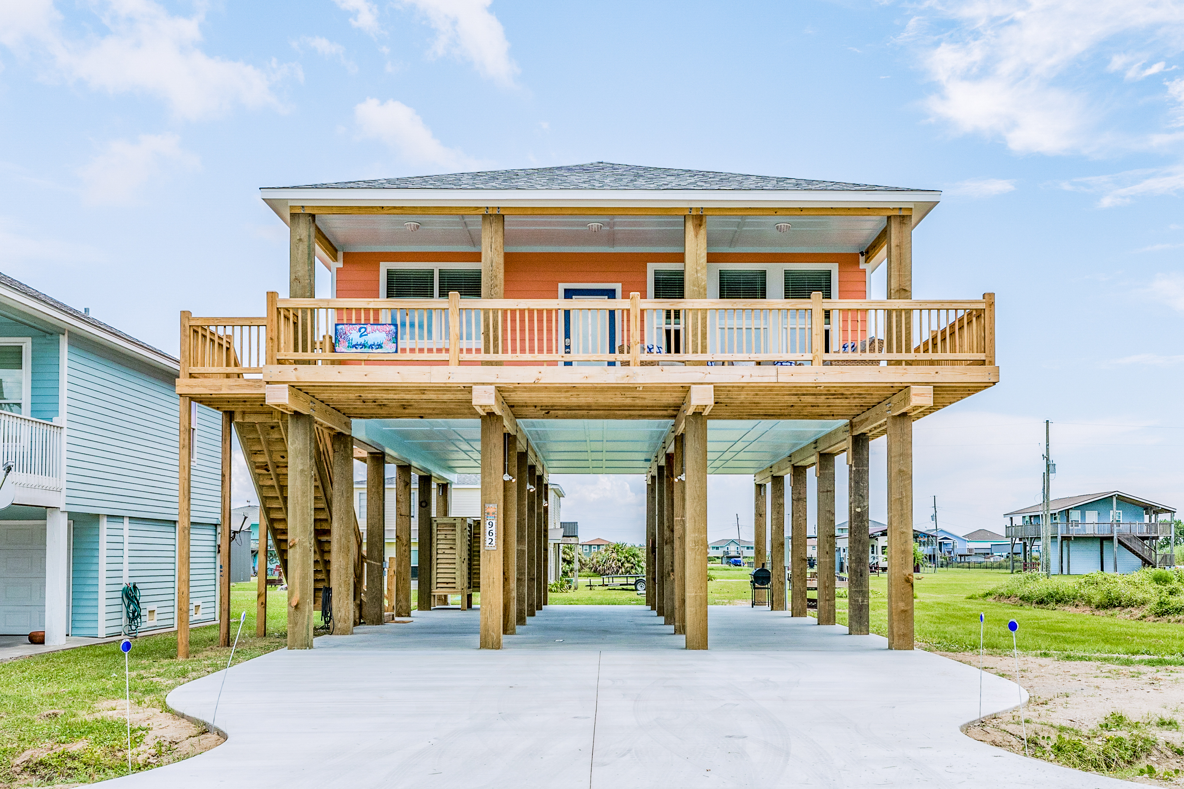 Paradise | Steps to the Beach | Large Deck | Dog Haven