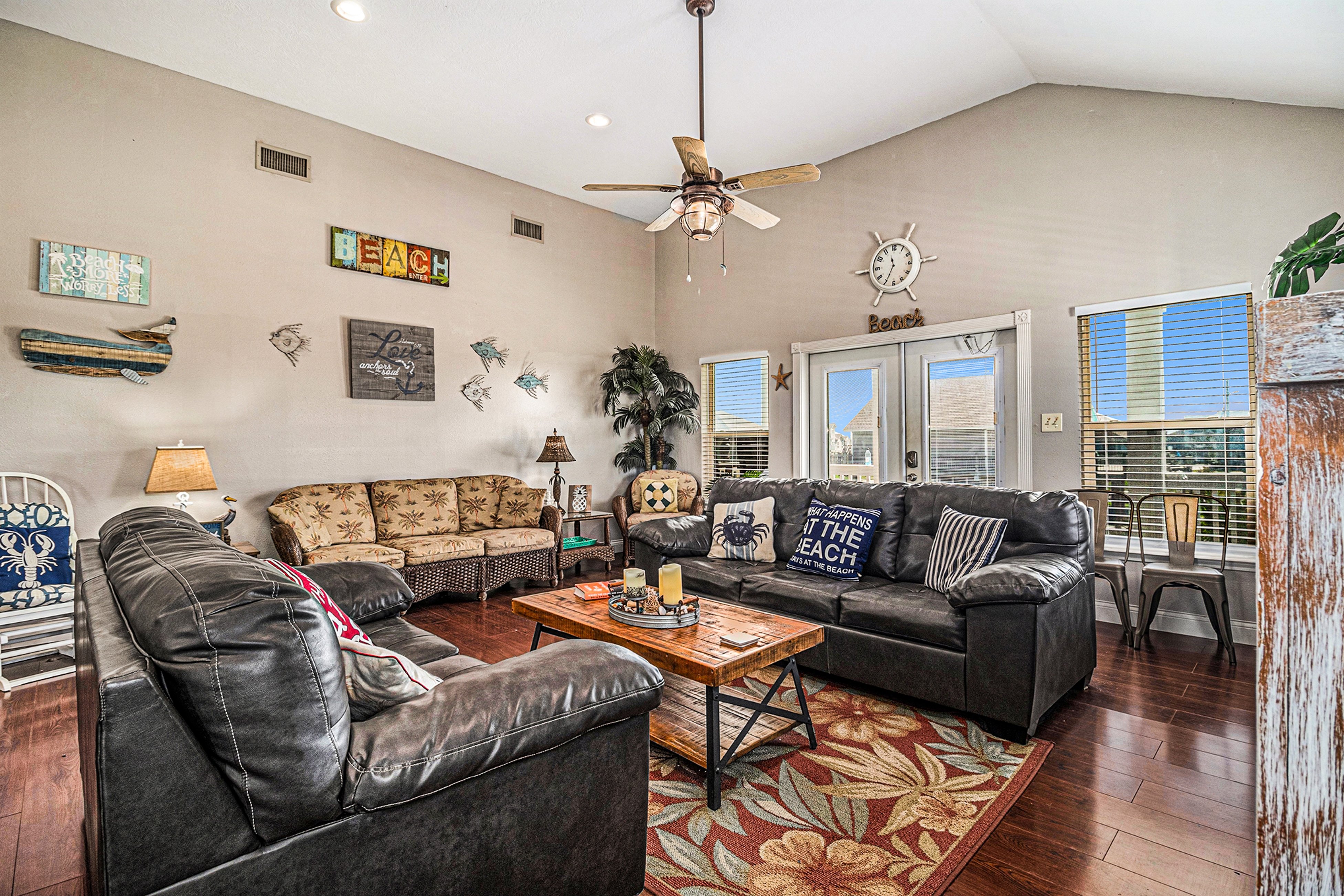 Retreat | Steps to Beach | Dog Haven | Sleeps 12