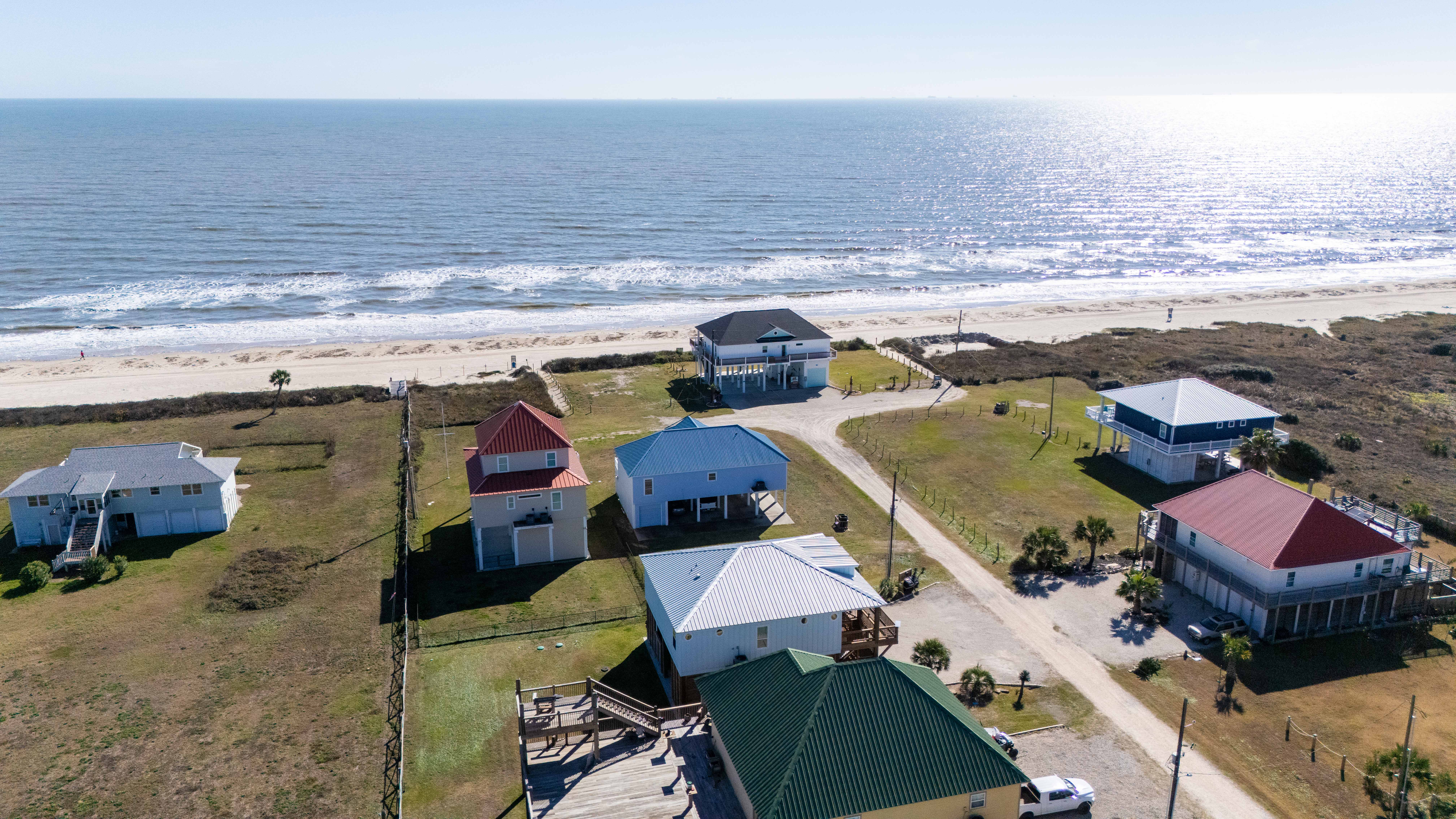 Stunning | Beachfront | Large Deck | Sleeps 14