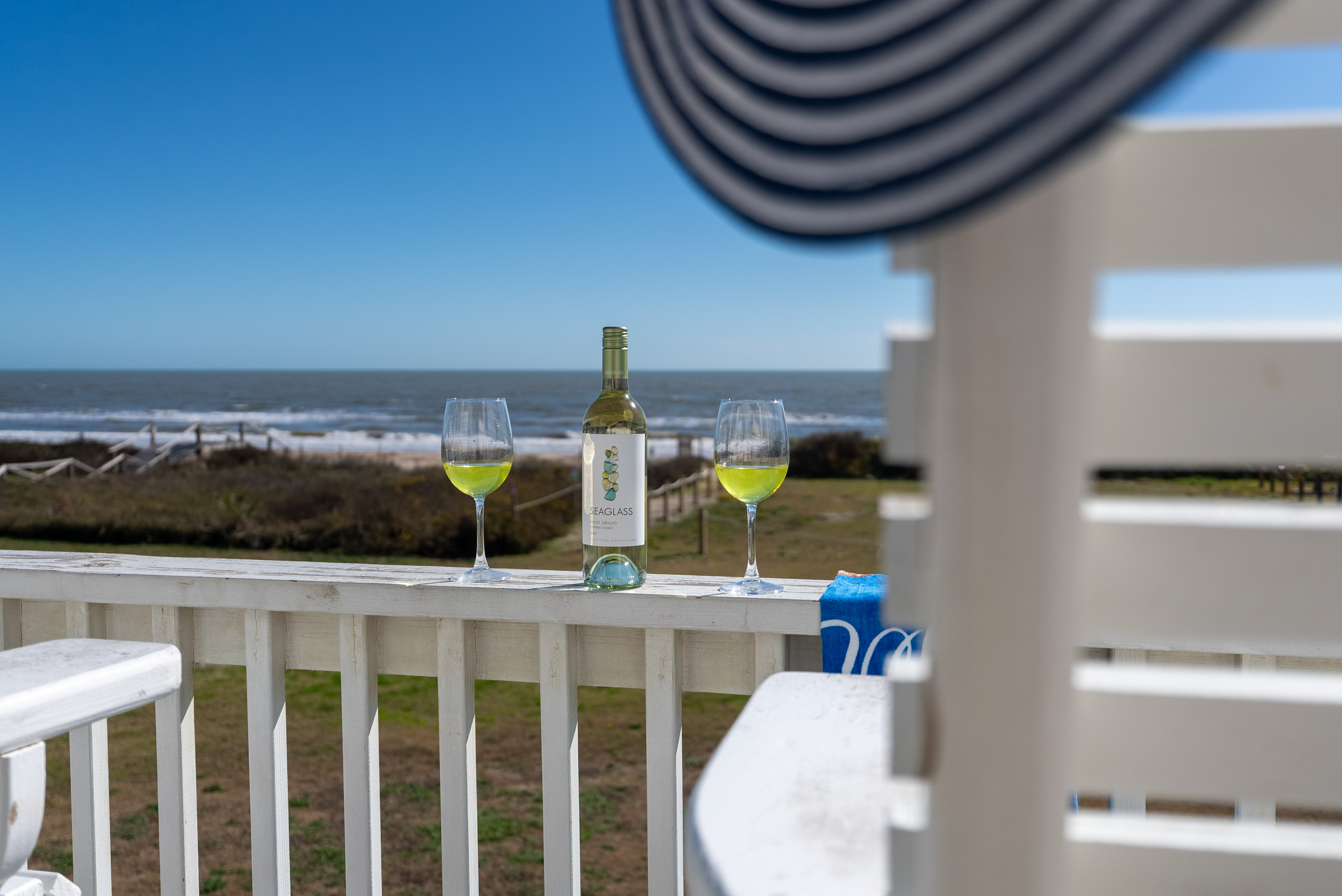 Stunning | Beachfront | Large Deck | Sleeps 14