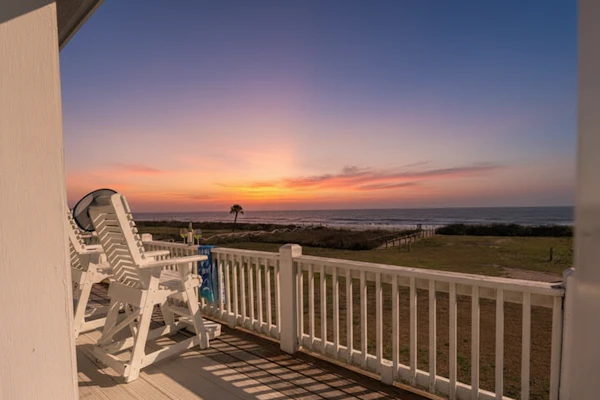Stunning | Beachfront | Large Deck | Sleeps 14