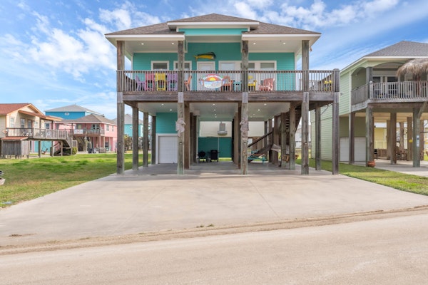 Escape | Steps to Beach | Large Deck | Group Ready
