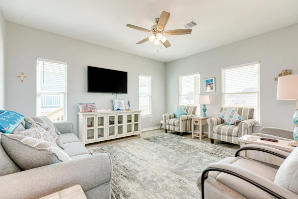 Stylish | New-Build | Steps to Beach | Gulf Views