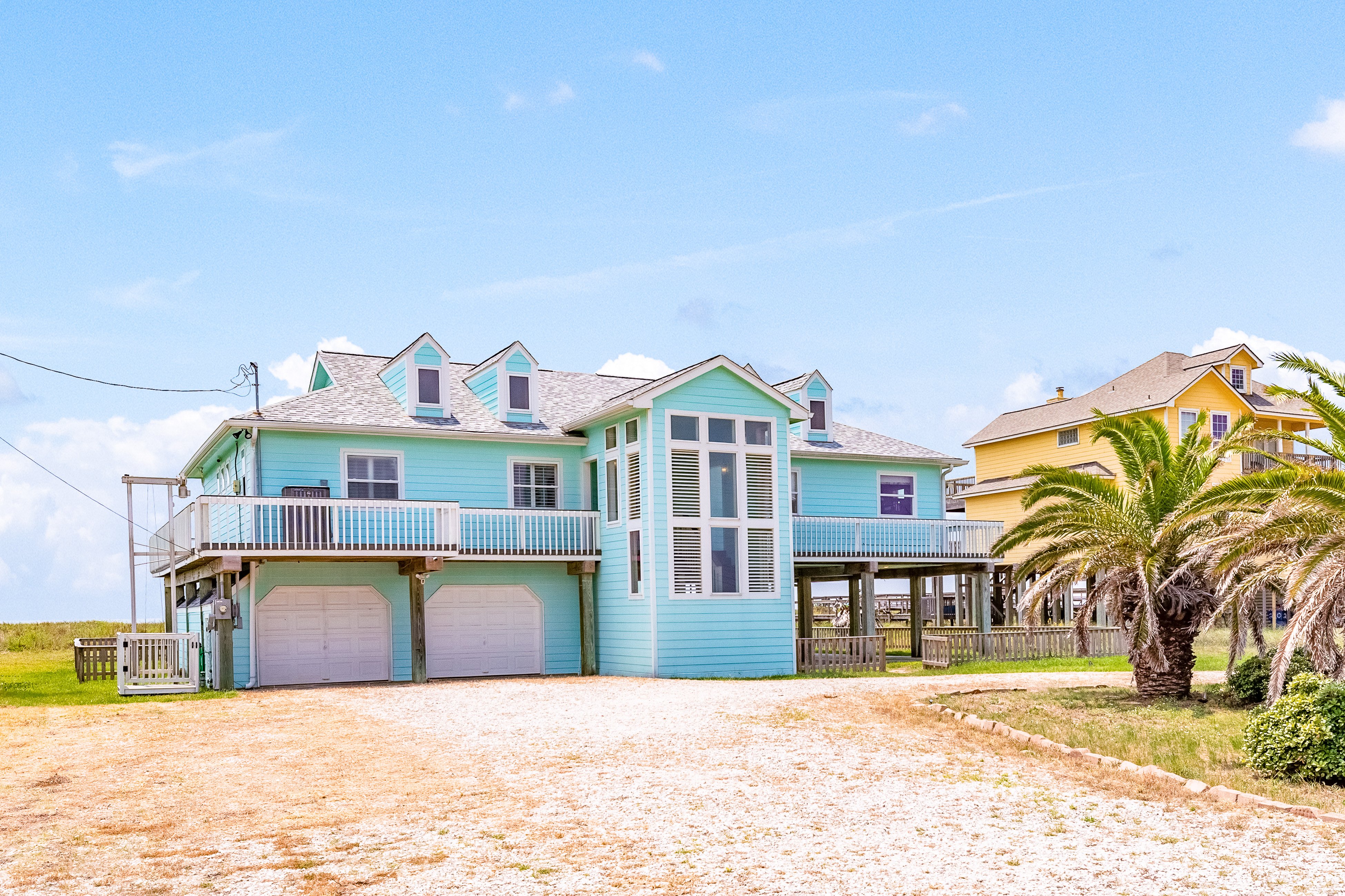 Ultimate | Beachfront | Beach Access | Fenced Yard