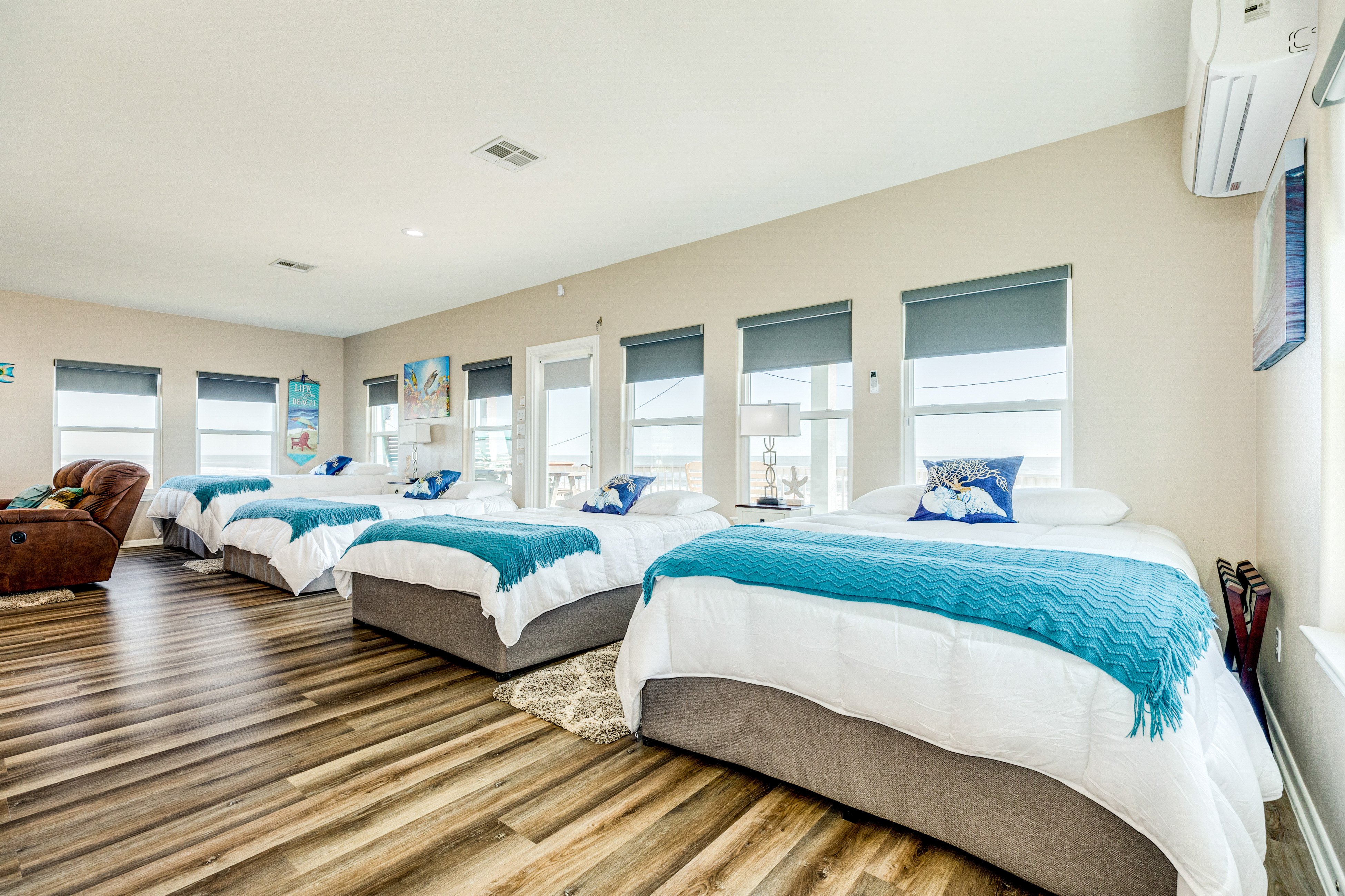 Stunning | Beachfront | Dog Friendly | Sleeps 8