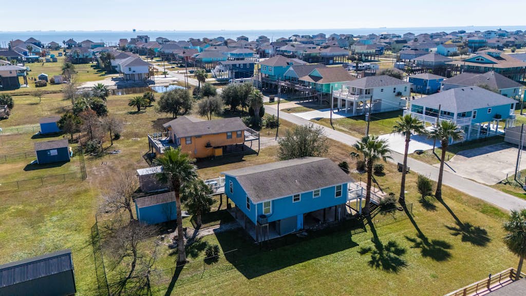 Haven | Steps to the Beach | Firepit | Pet Paradise