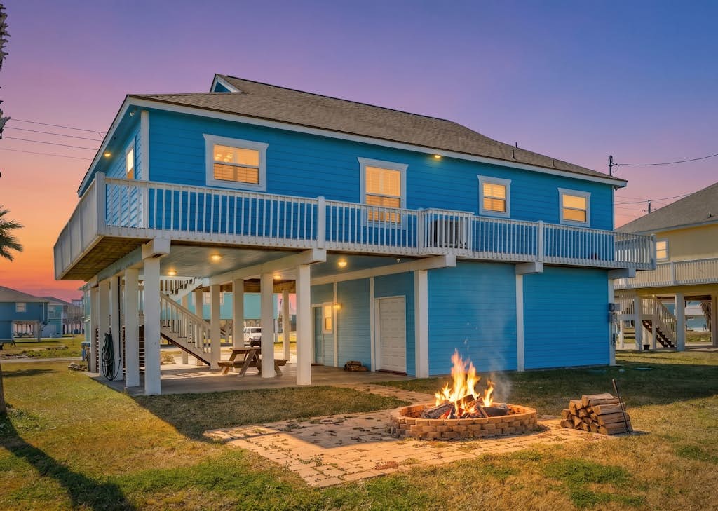 Perfect | Steps to Beach | Firepit | Sleeps 10