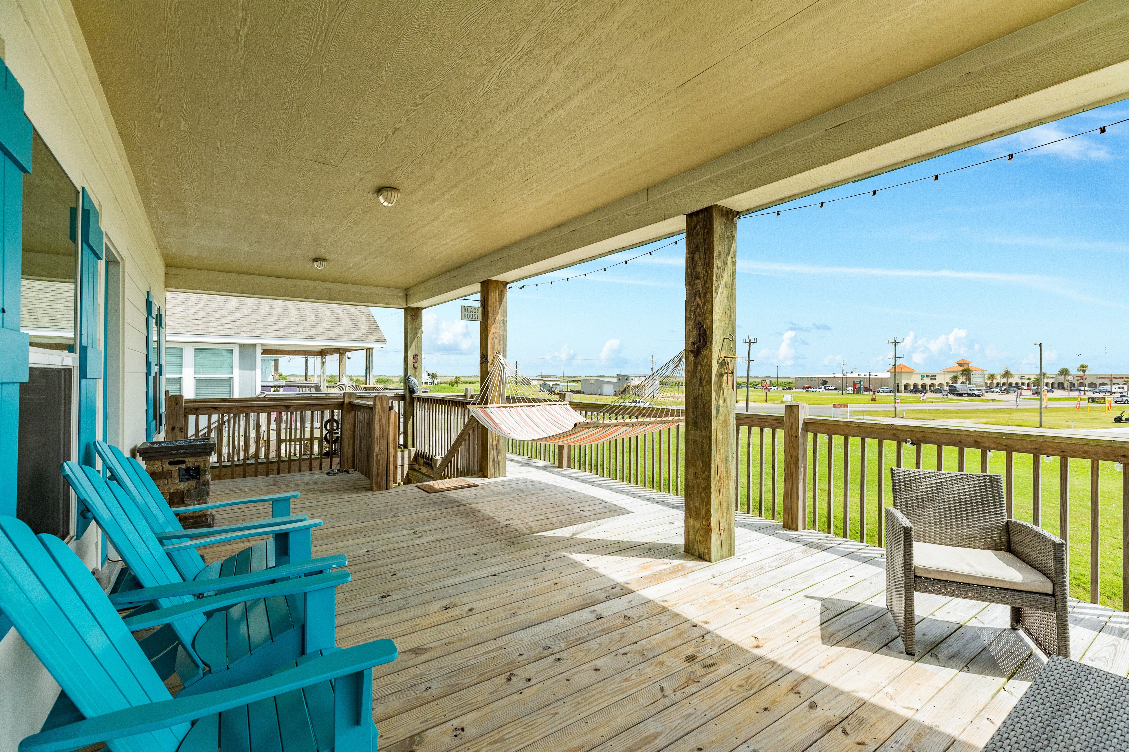 Prime | Steps to the Beach | Large Deck | Pet Friendly
