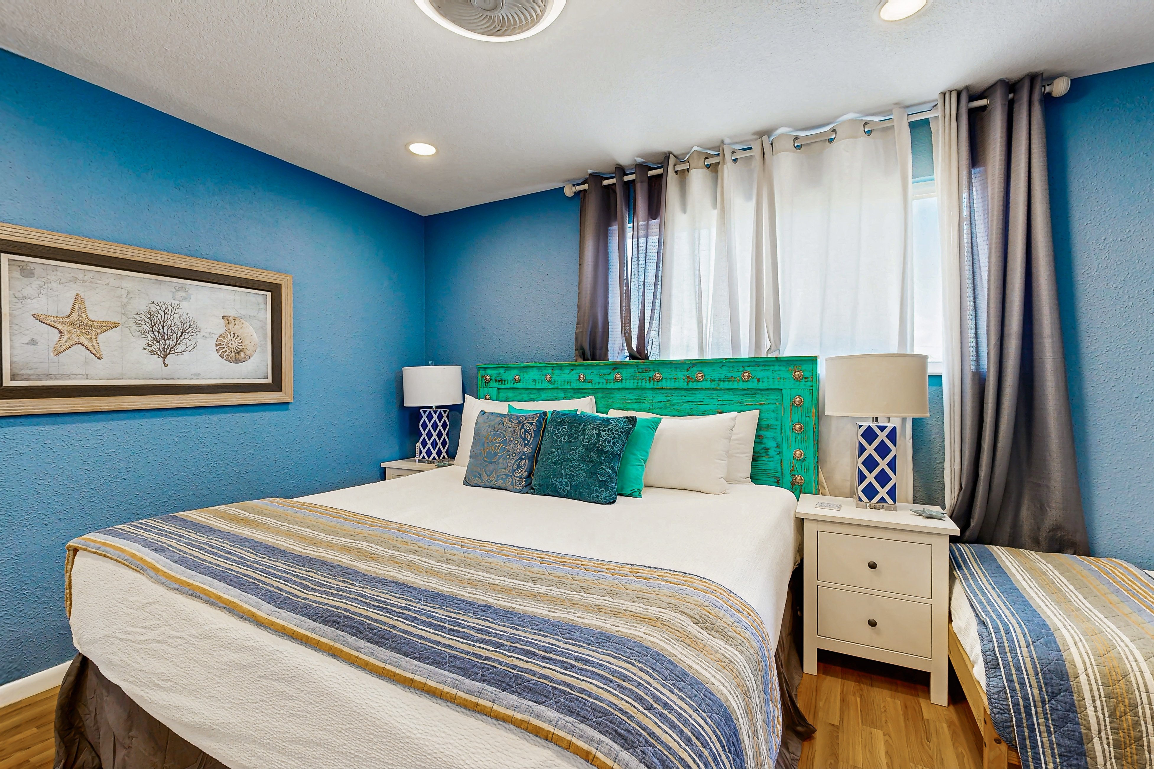 Haven | Steps to Beach | Large Deck | Pet Friendly