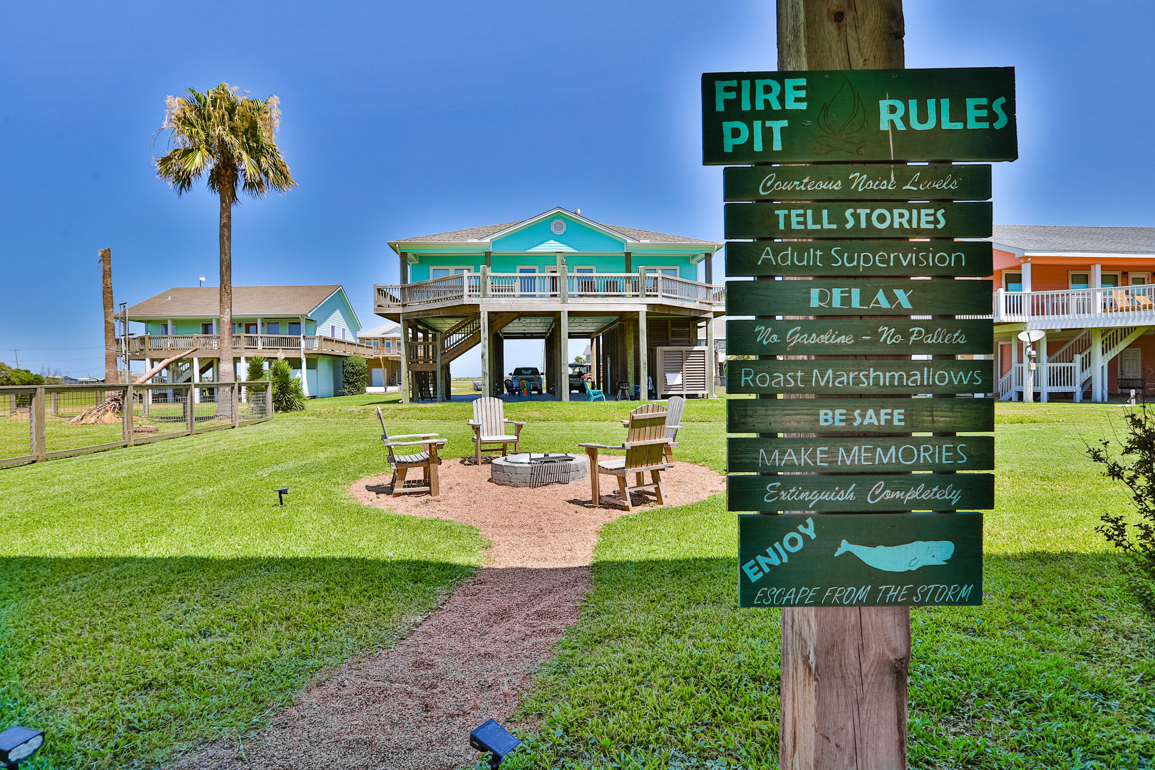 Retreat | Steps to Beach | Firepit | Family Fun