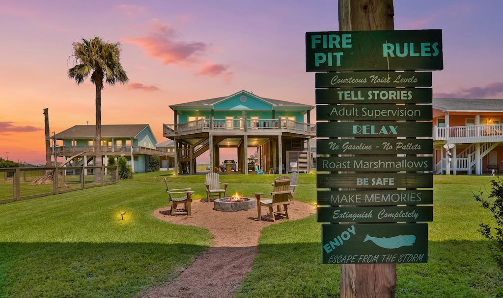 Retreat | Steps to Beach | Firepit | Family Fun