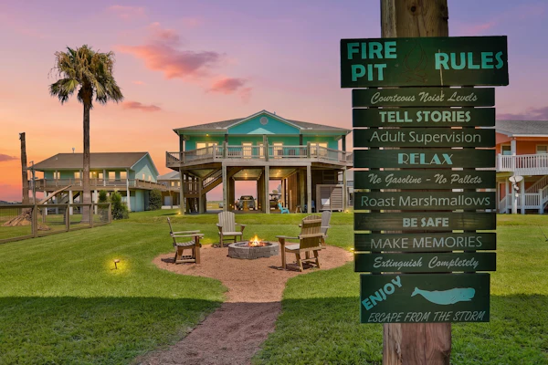 Retreat | Steps to Beach | Firepit | Family Fun