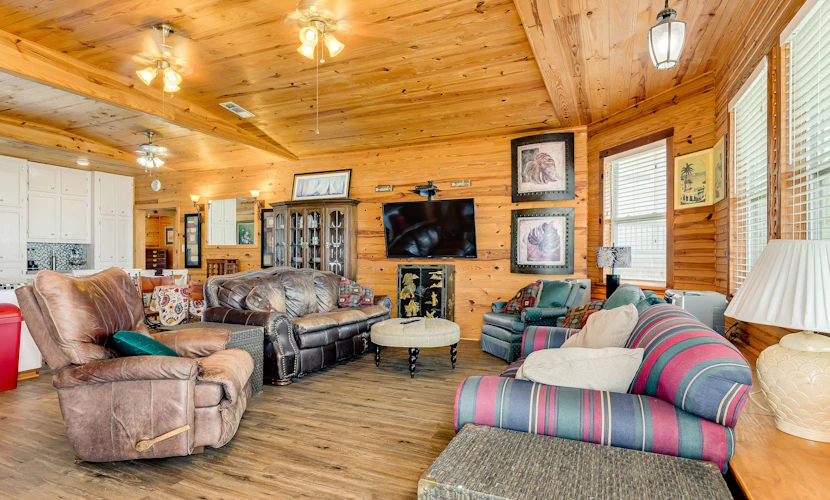 Beachfront l Free Cancellation l Fenced Yard