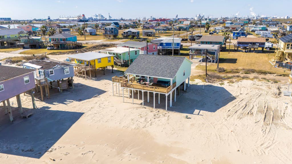 Prime | Beachfront | Beach Access | Sleeps 8