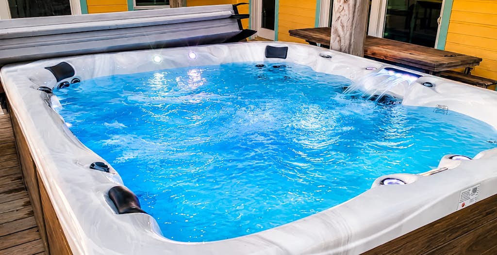 Beachfront 4br, Hot Tub, Multiple Deck, Sleeps 16