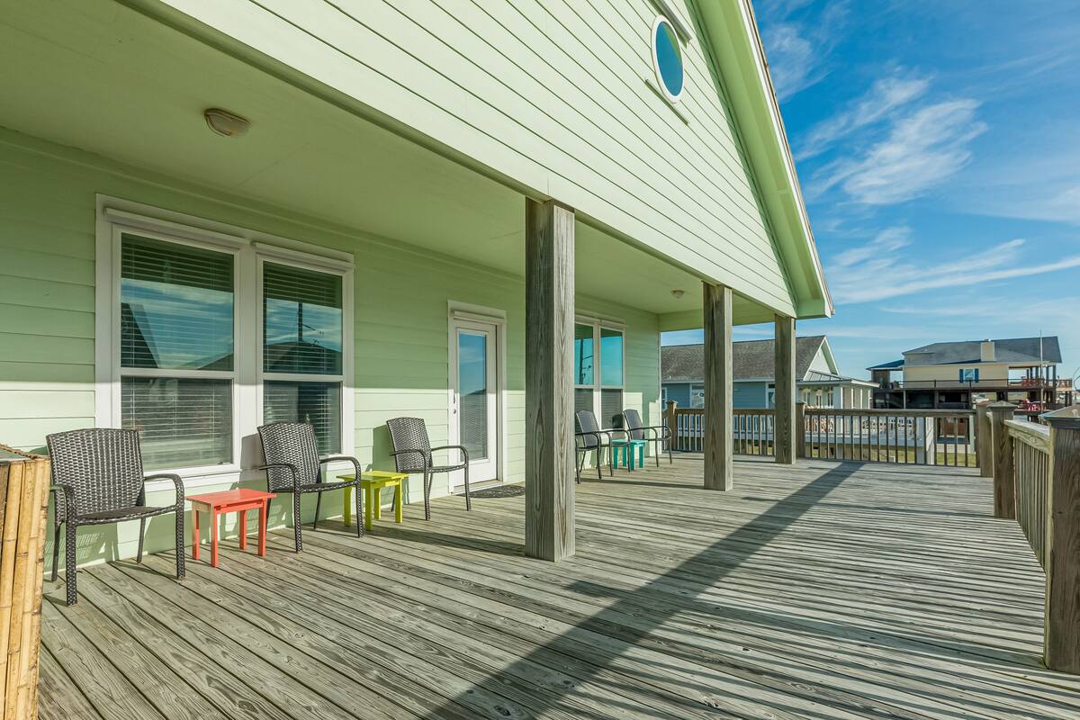 Escape | Steps to the Beach | Large Deck | Dog Haven