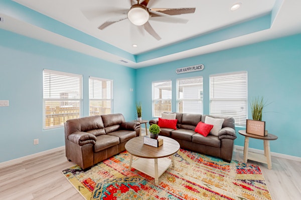 Retreat | Bay Views | Large Deck | Family Fun