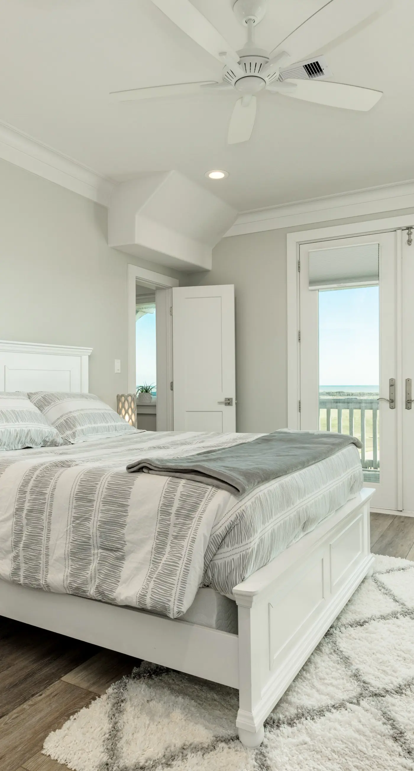 Cake by the Ocean at Seagrass