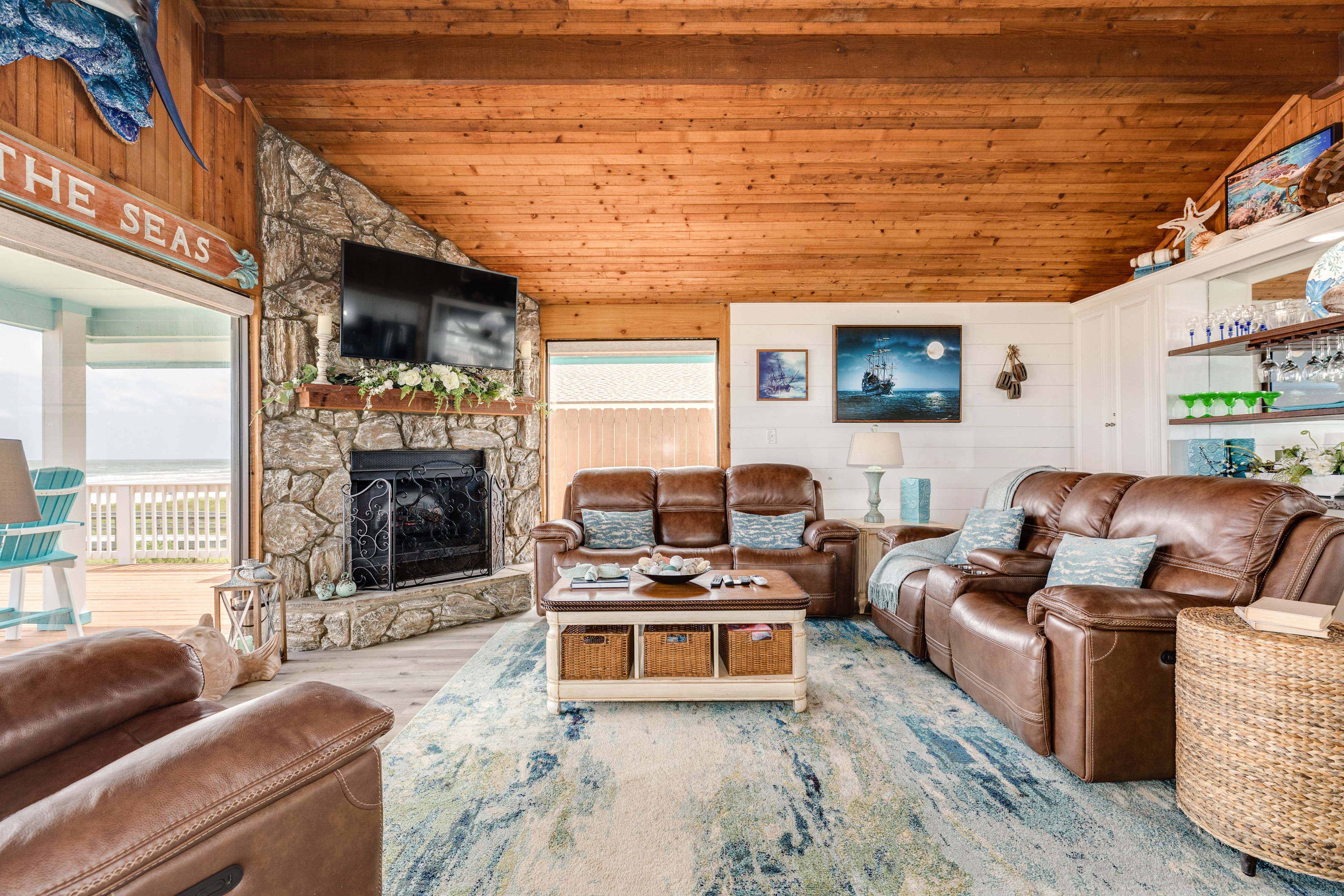 Ultimate | Beachfront | Large Deck | Pet Paradise