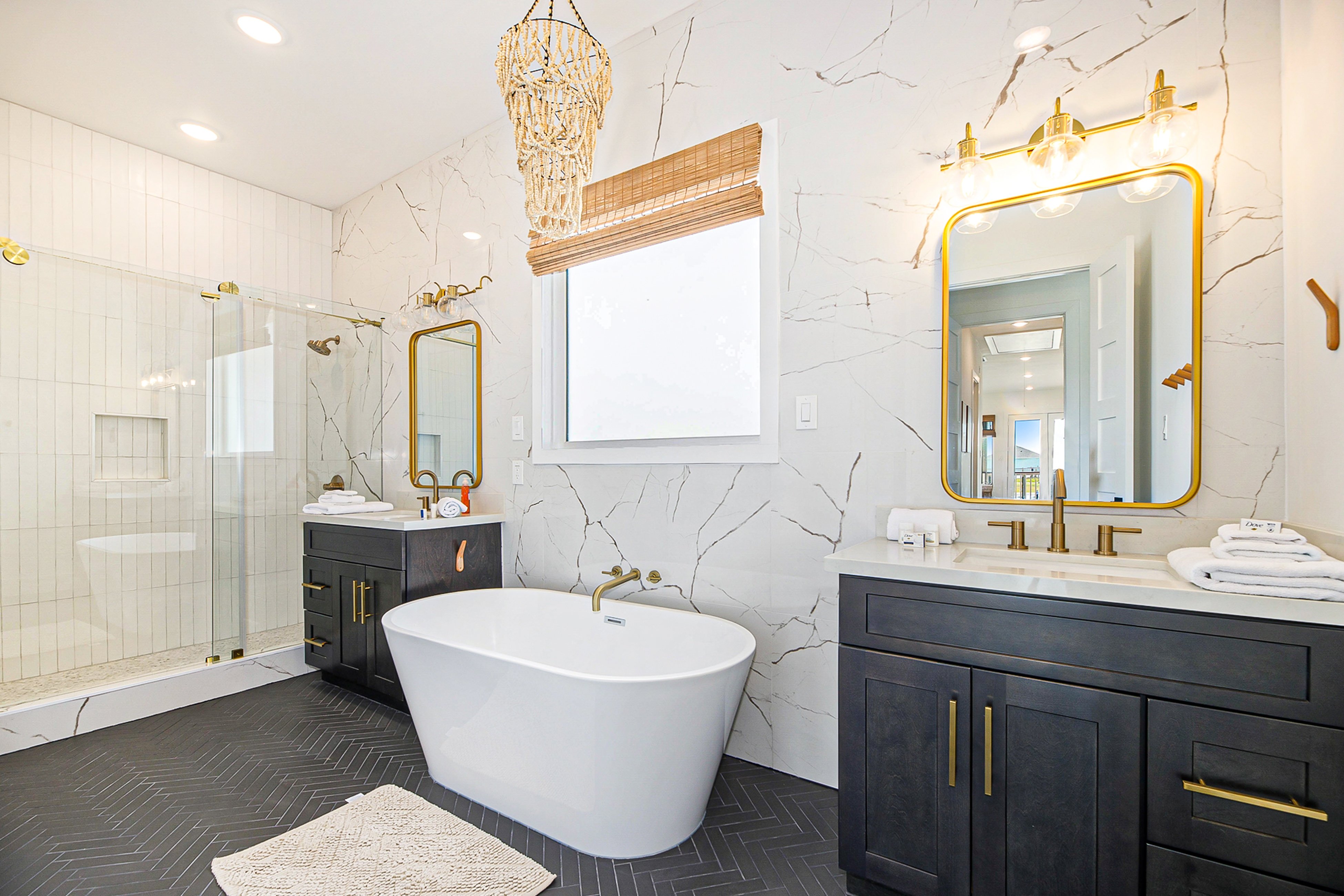 Perfect | Steps to the Beach | Modern | Group Ready