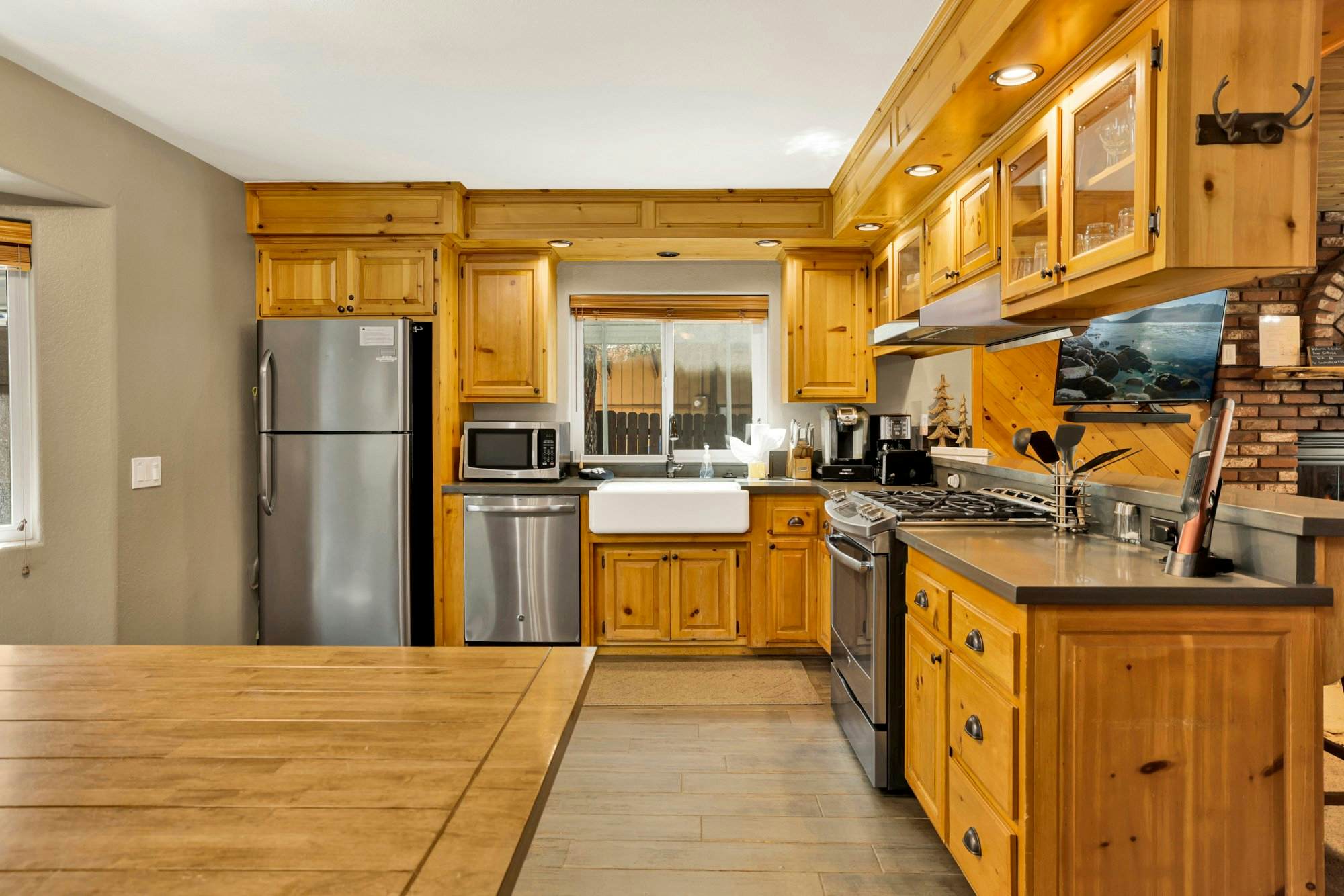 2581-Golden West Cottage