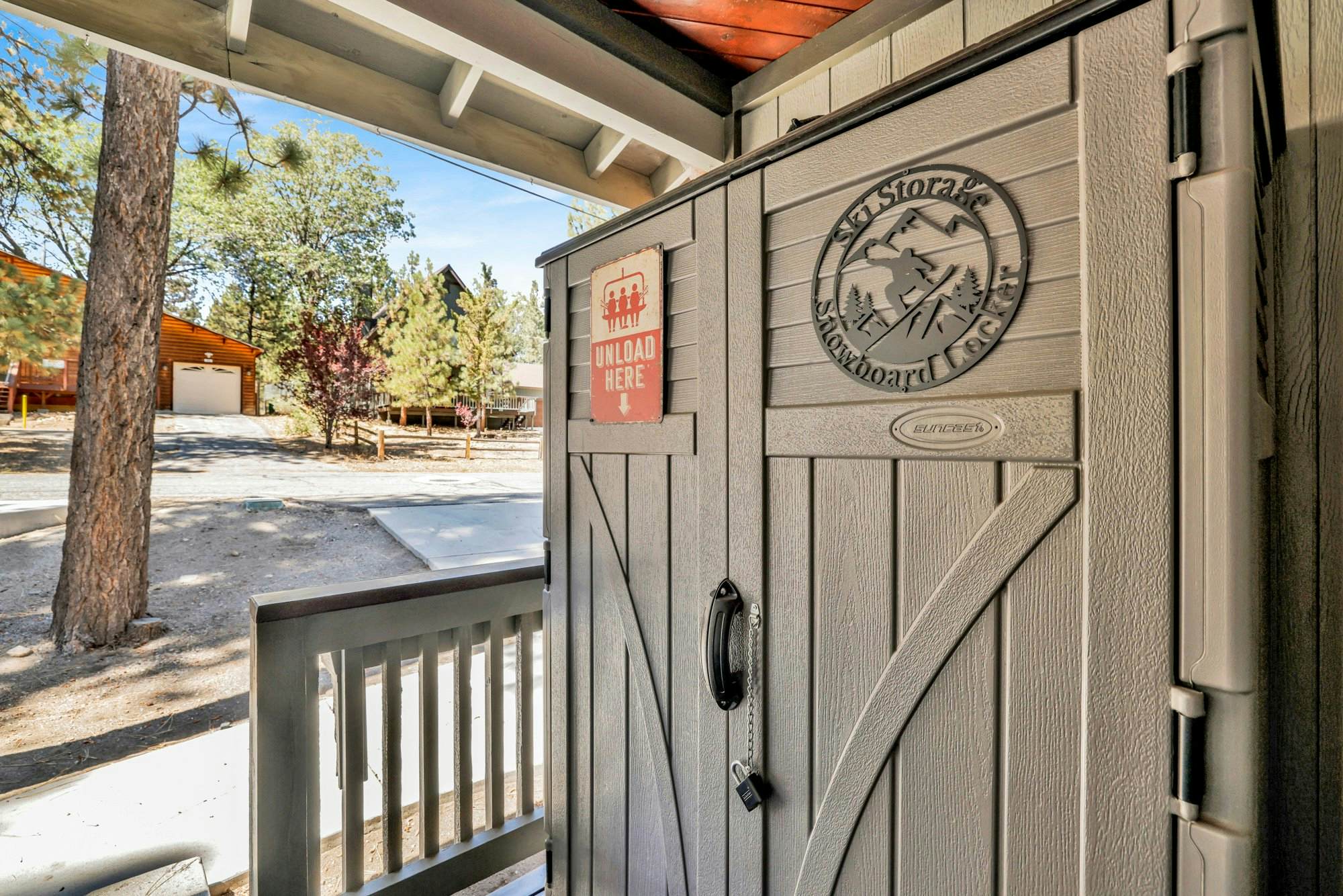 2581-Golden West Cottage