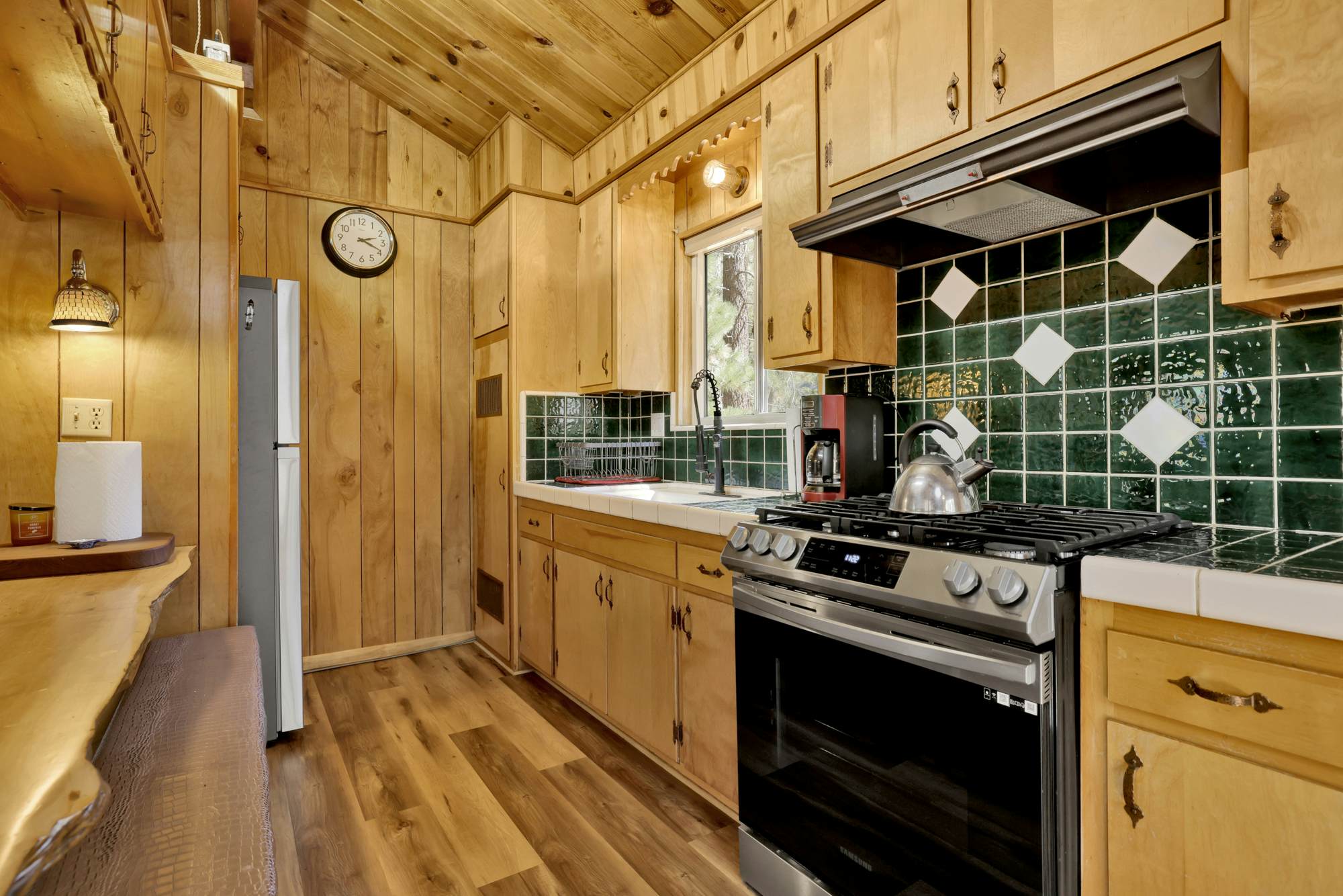 2526-Slope Side Getaway