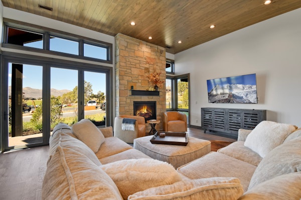 Red Ledges cottage, golf, min 90 day stay