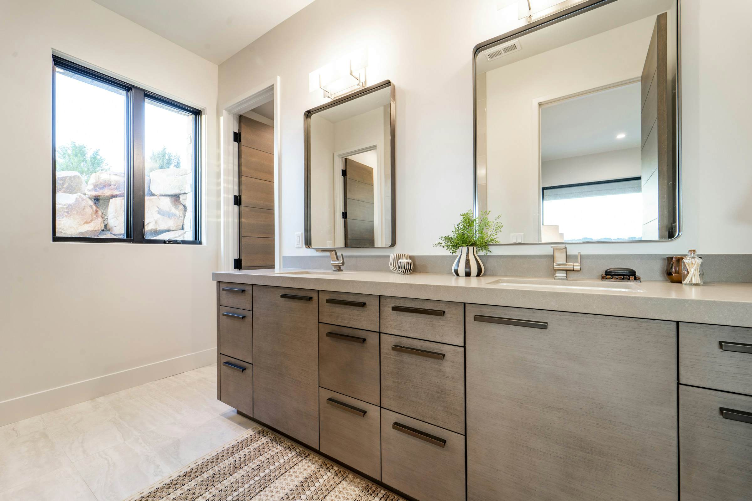 Red Ledges Brown Duck Mountain