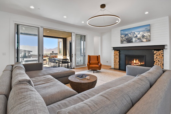 Red Ledges mountain modern, golf, min 90 day stay