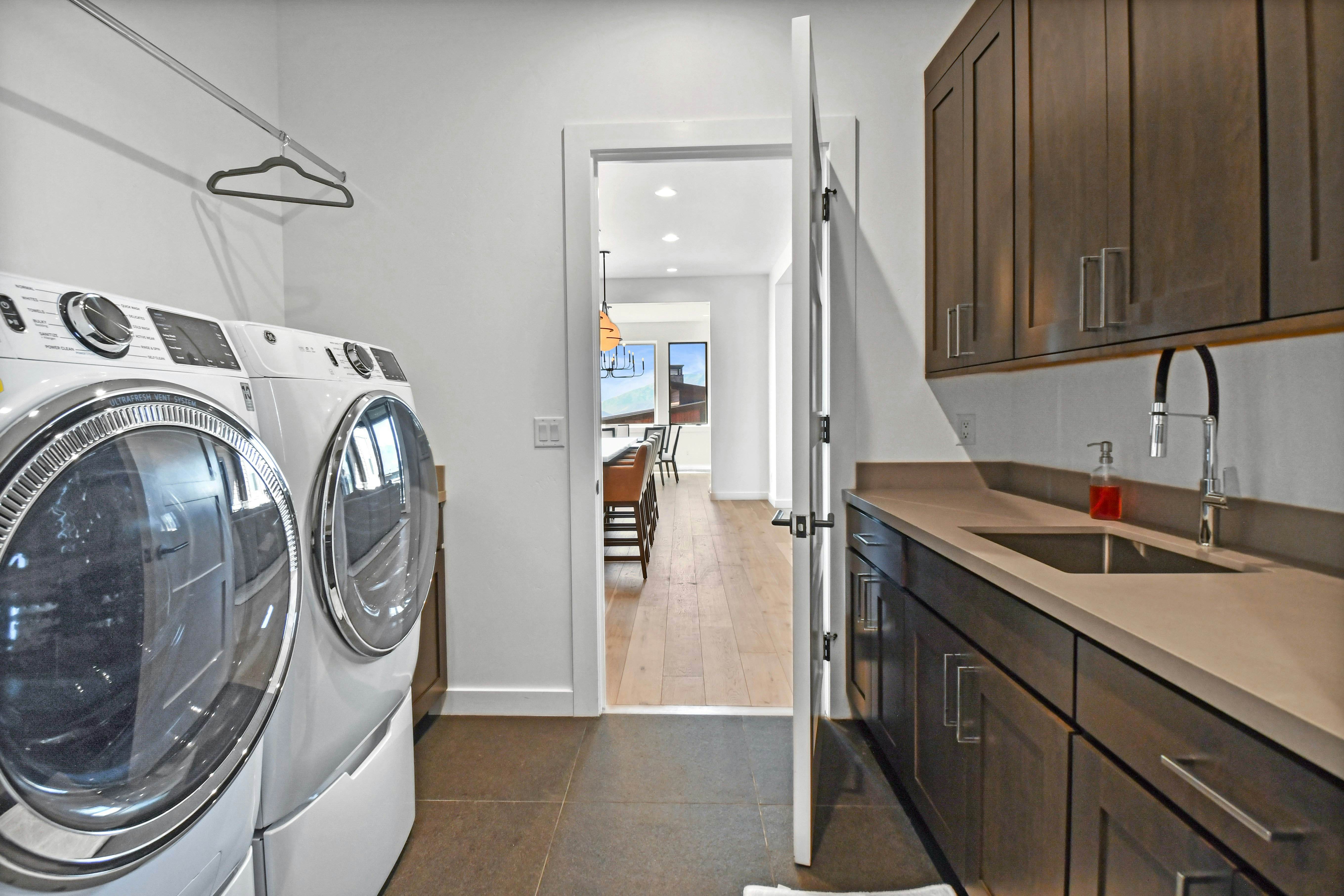 Red Ledges Thompson Peak Cir