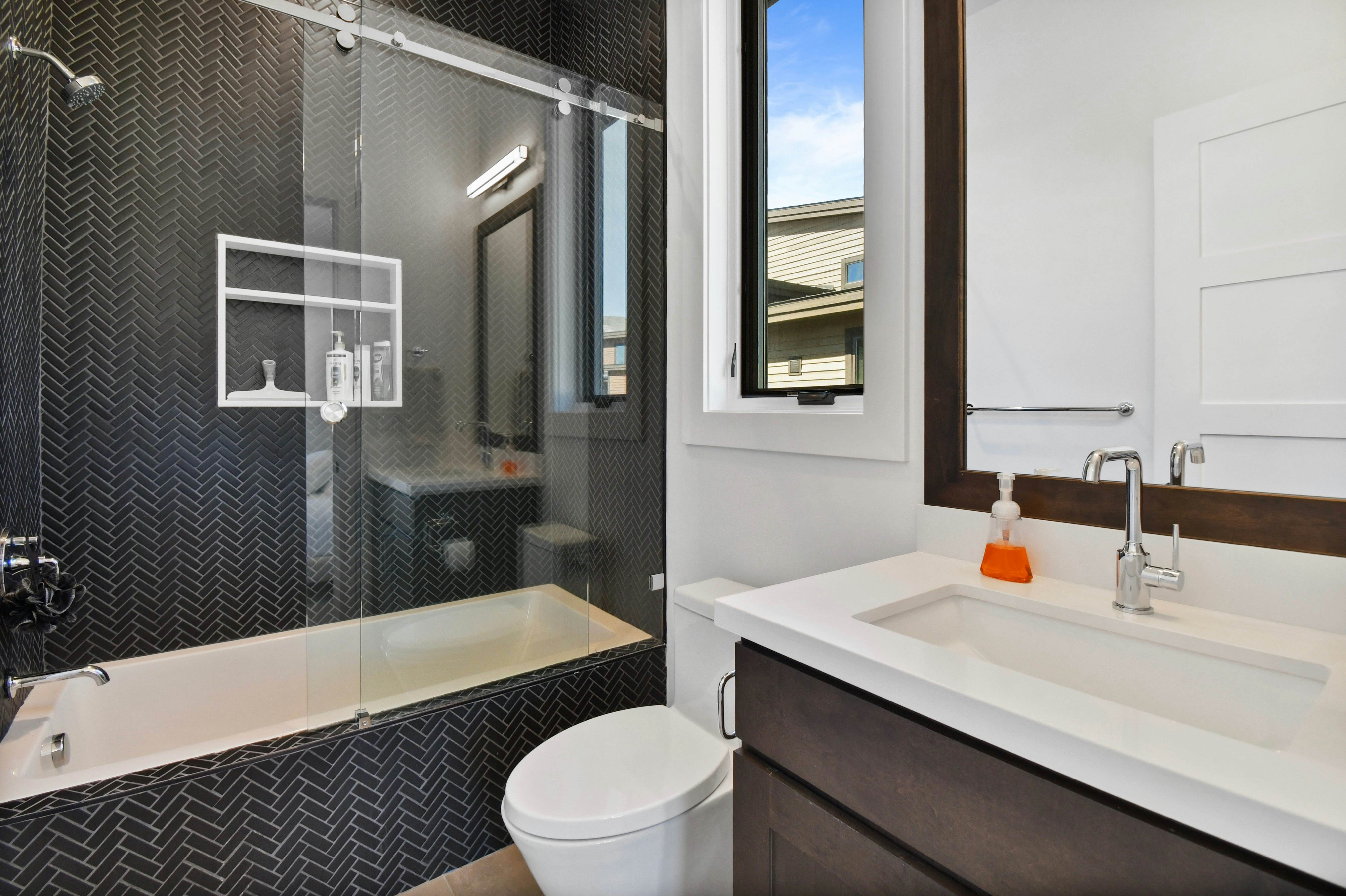 Red Ledges Thompson Peak Cir