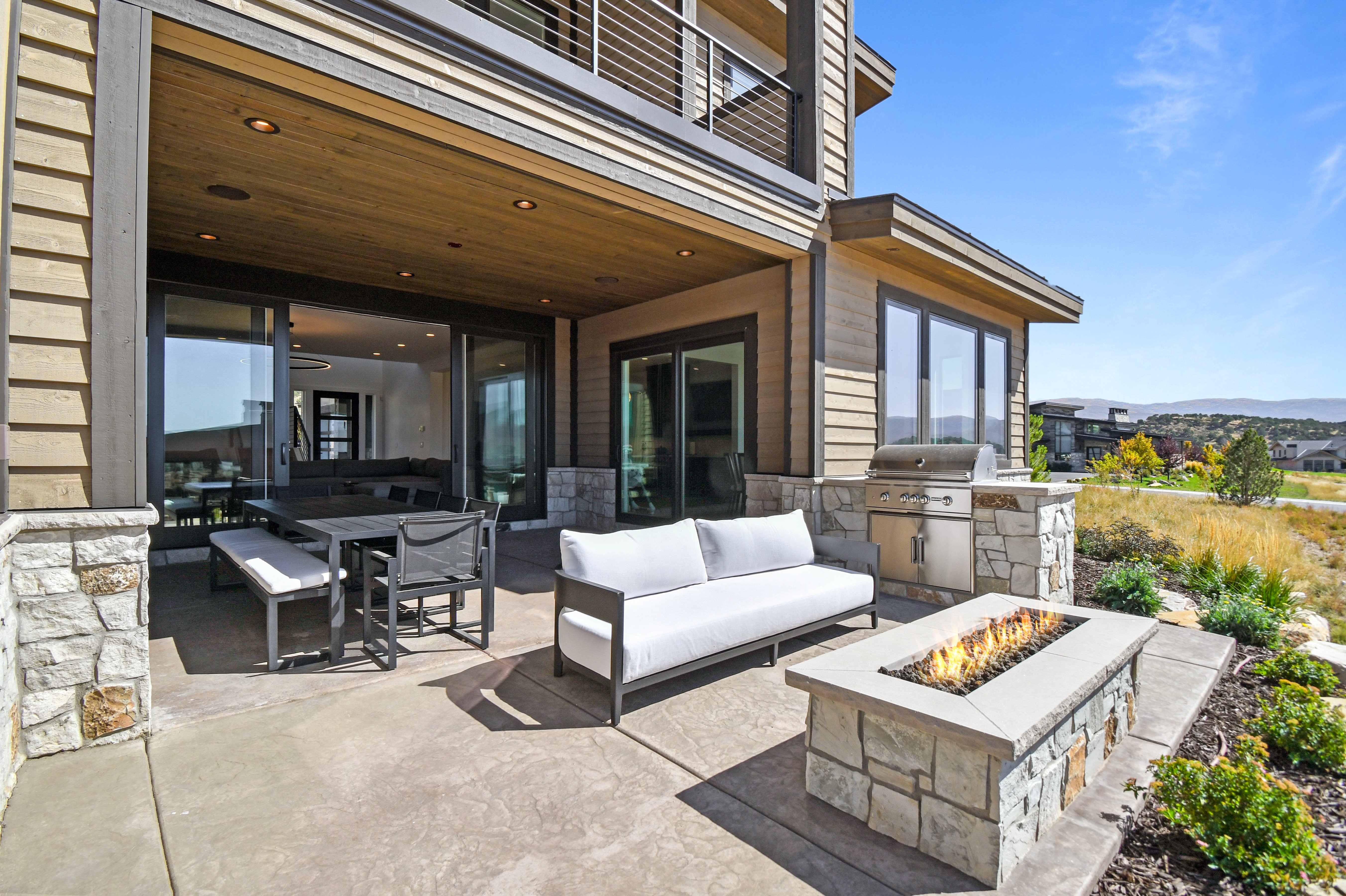 Red Ledges Thompson Peak Cir